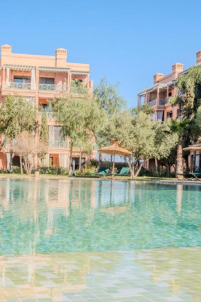 Luxury 2BR with Pool & Garden View Balcony